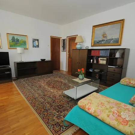 Kisic 3 Apartment Icici